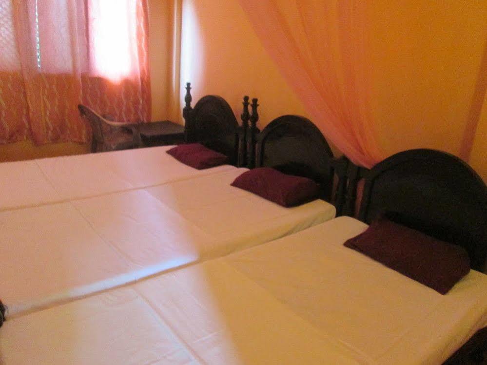 Shahira Hotel ニラヴェリ エクステリア 写真