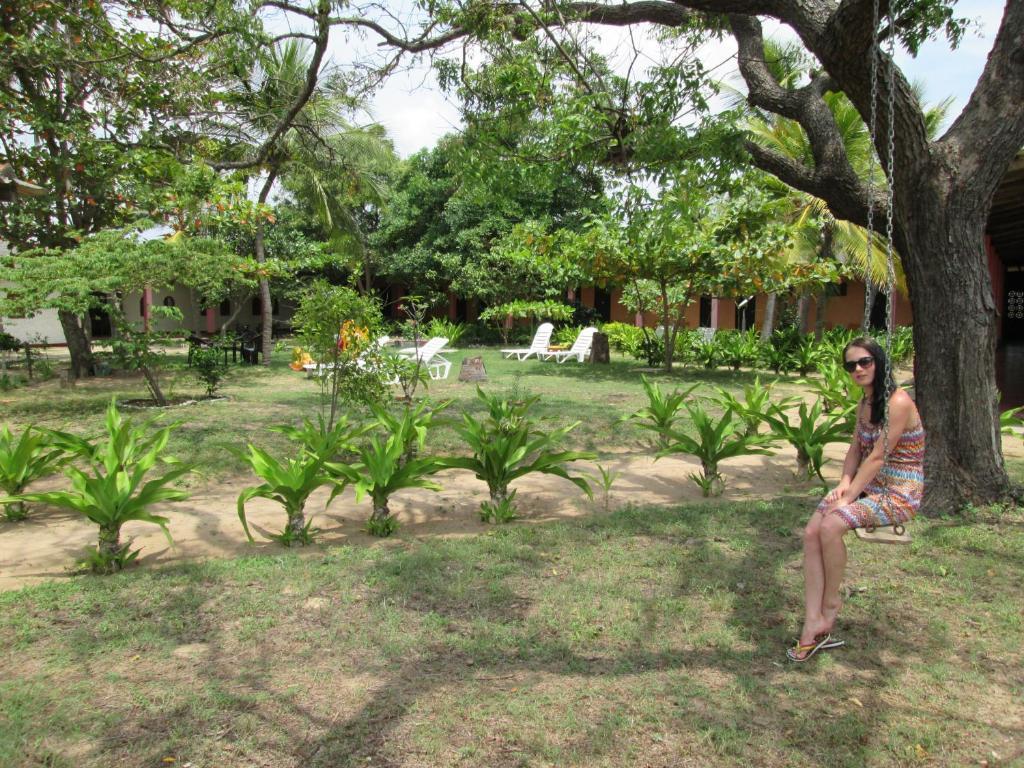 Shahira Hotel ニラヴェリ エクステリア 写真